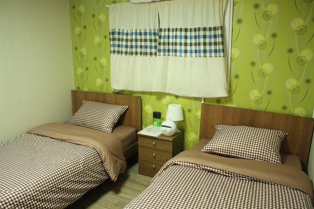 Guest house Lee & No Hongdae 2*