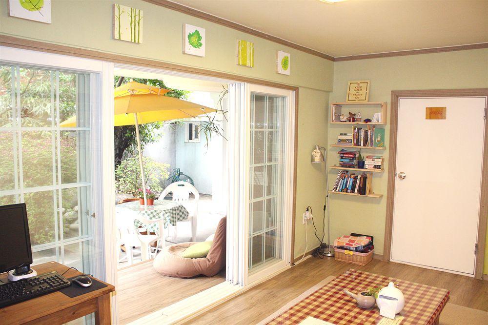 Lee & No Hongdae Guest house