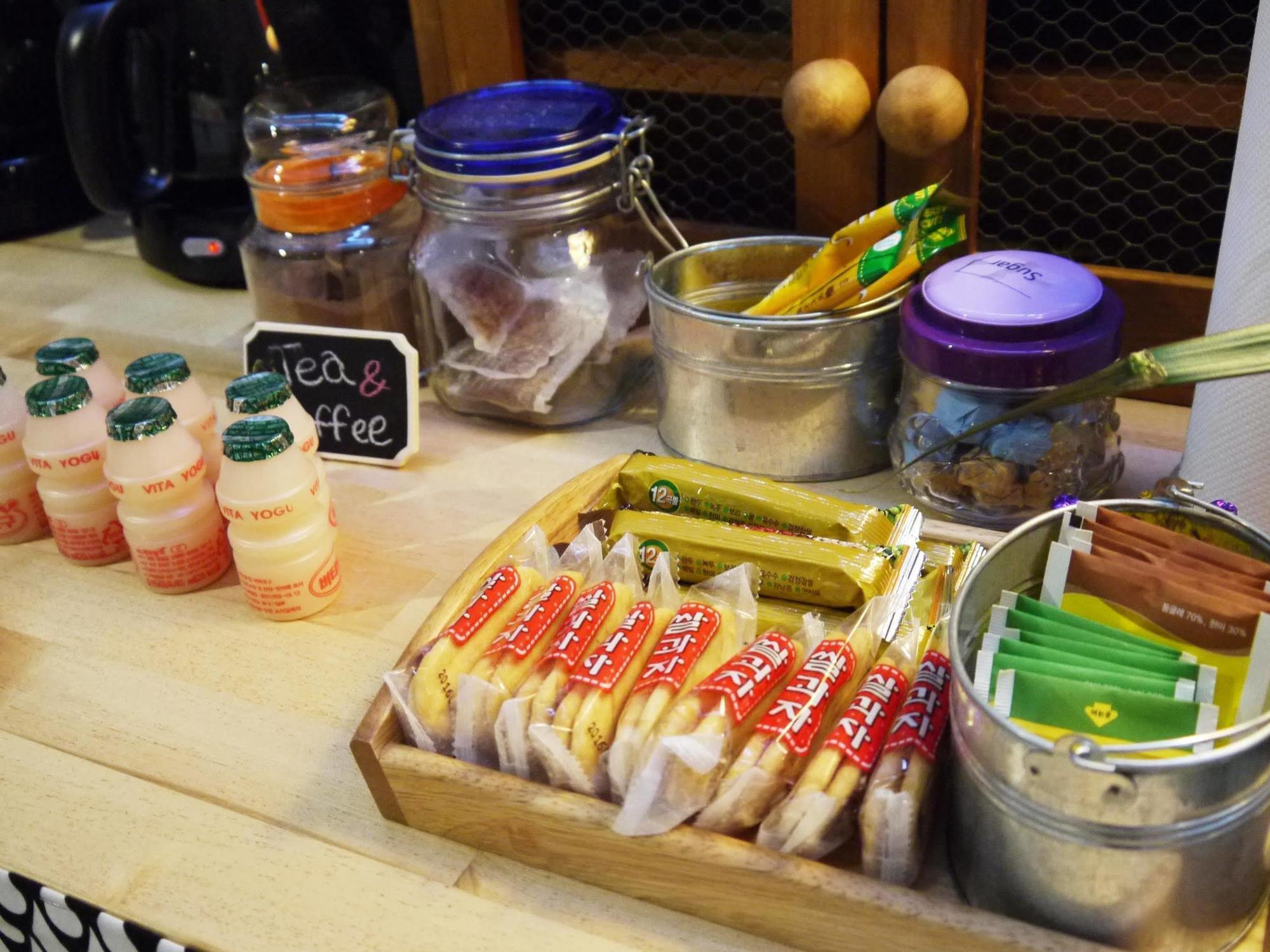Lee & No Hongdae Guest house