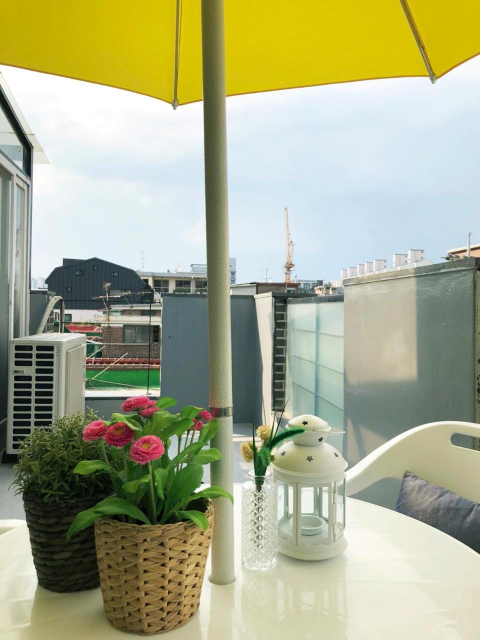 Lee & No Hongdae Guest house 2*