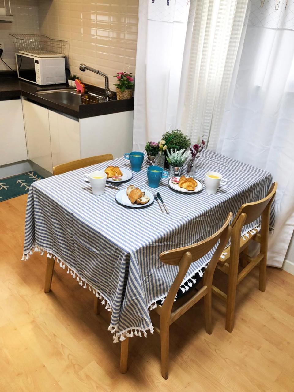 Lee & No Hongdae Guest house
